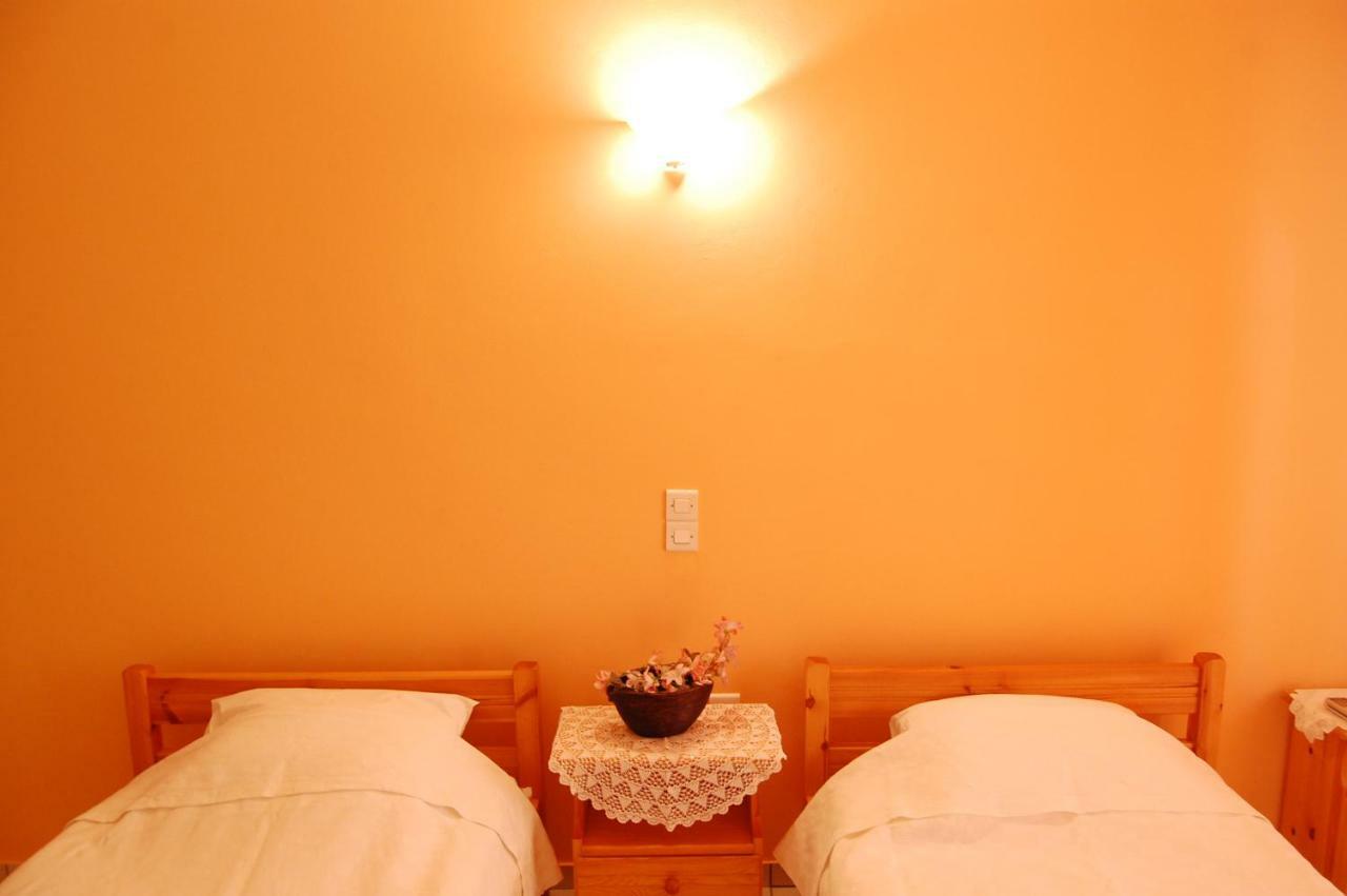 Napoleon Aparthotel Rovies Bagian luar foto